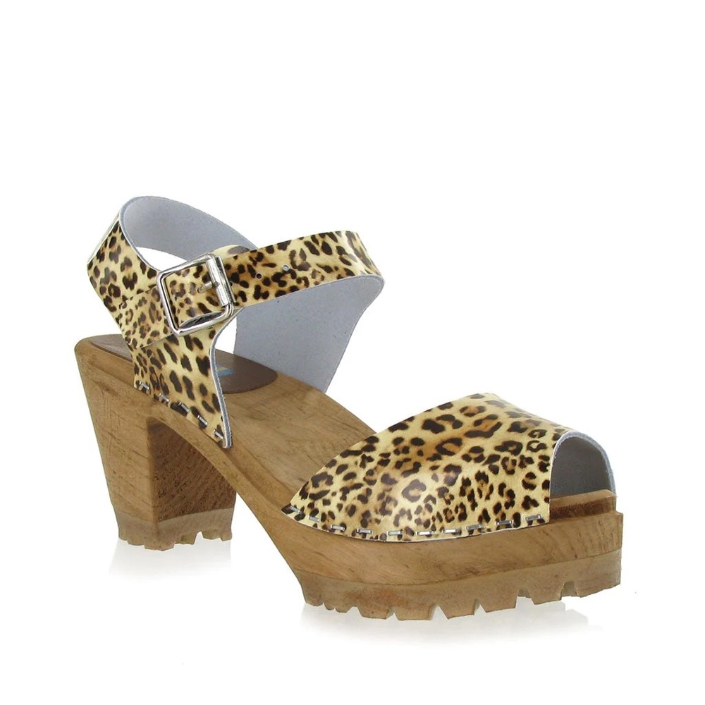 MIA GRETA-LEOPARD CLOGS SIZE: 9                          RUNS A WHOLE SIZE SMALL